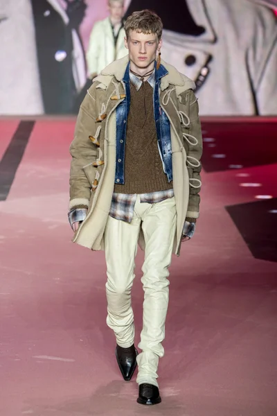 Look 7